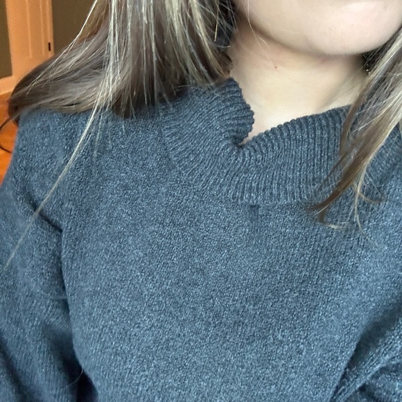 Cozy Grey Turtleneck Sweater - Picture 3 of 3